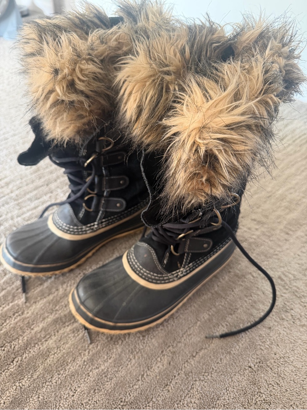 Sorel Black Winter Boots with Brown Faux-Fur Trim